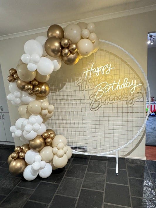 Circular mesh backdrop